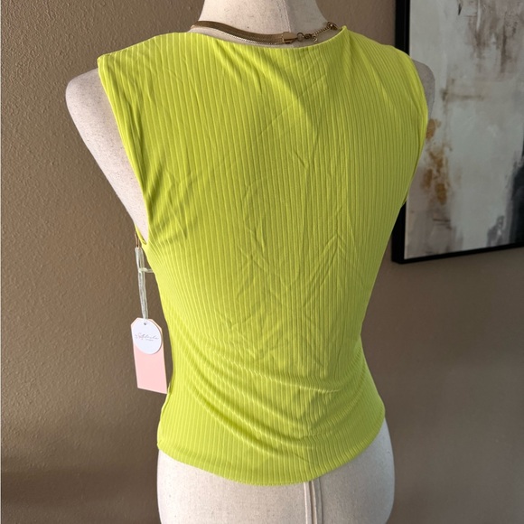 Lime green double layered sleeveless top - Picture 4 of 7